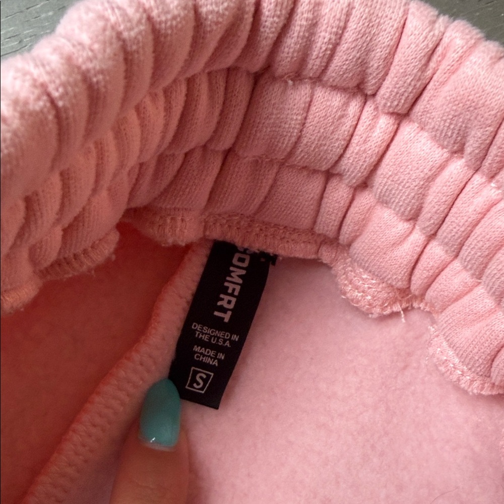 Comfort Women’s Pink Shorts - Picture 3 of 4